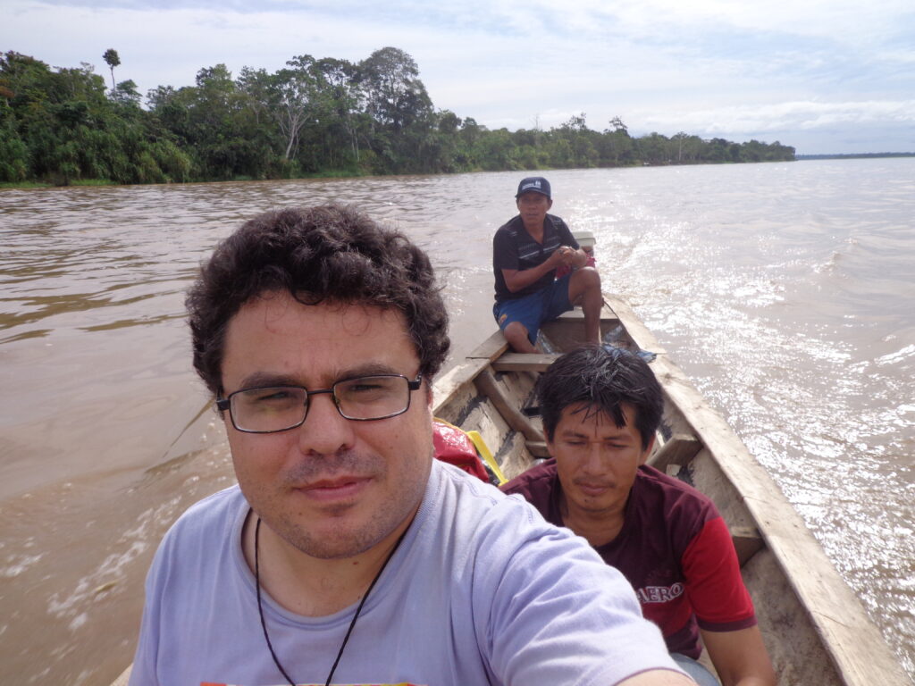 EN SALIDA EN LA SELVA.
